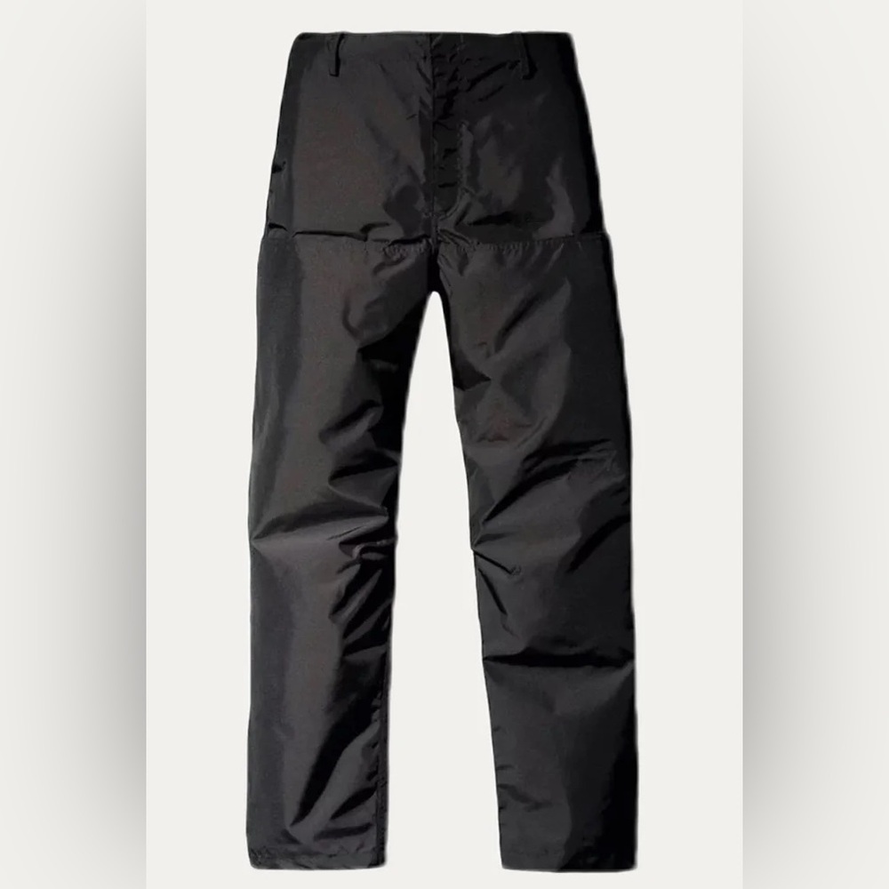 GAP Black Cargo Pants with Durable Design
